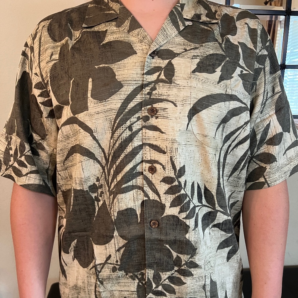 Tommy Bahama men’s shirt